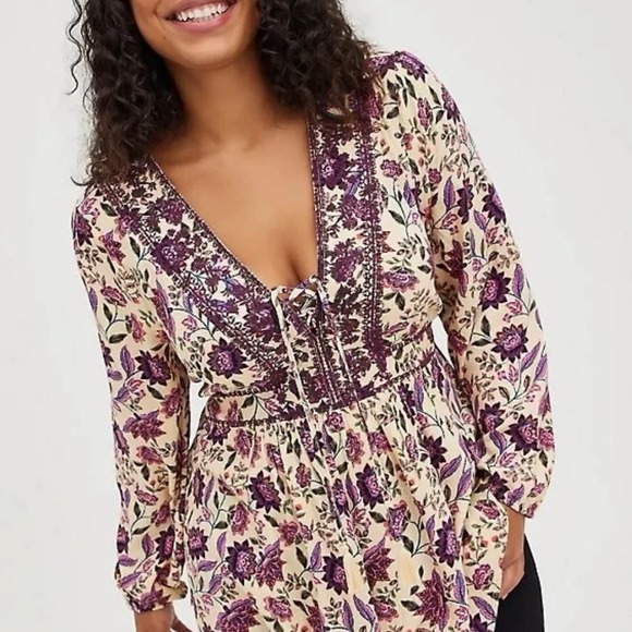 torrid Tops - Torrid Babydoll Rayon Crepe Embroidered Lace Up Top Floral Womens Plus Size 2 2X